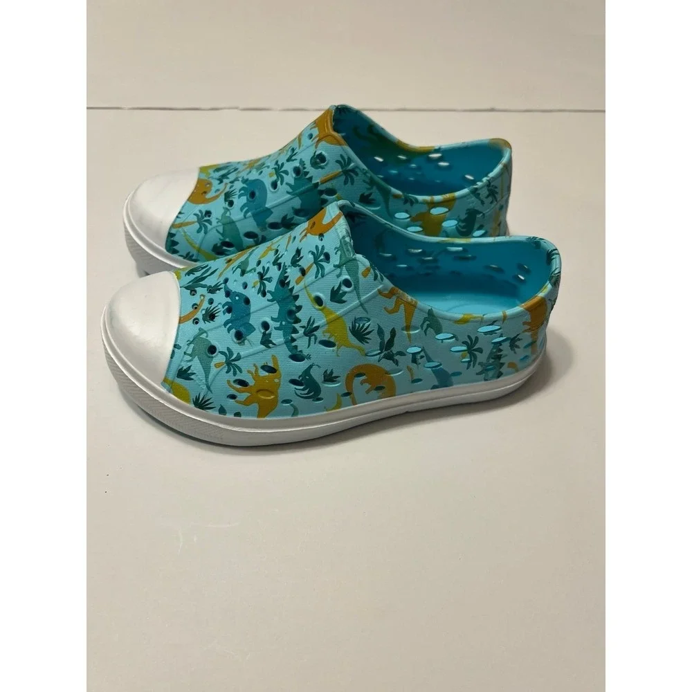 Boys‎ size 11/12 shoes (s-145)